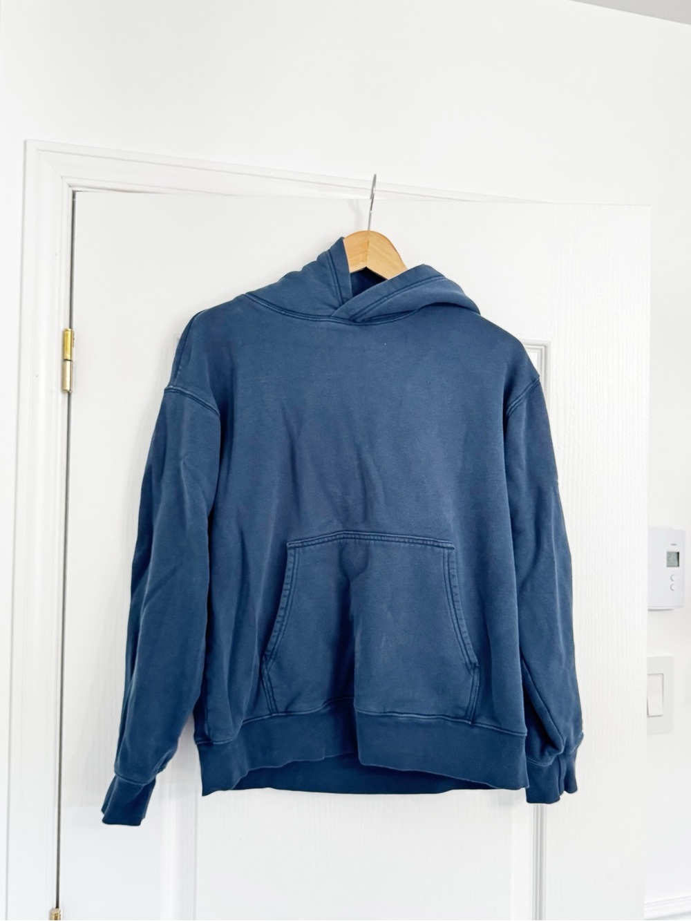 TNA | Cozy Af Marine blue hoodie - Picture 2 of 6